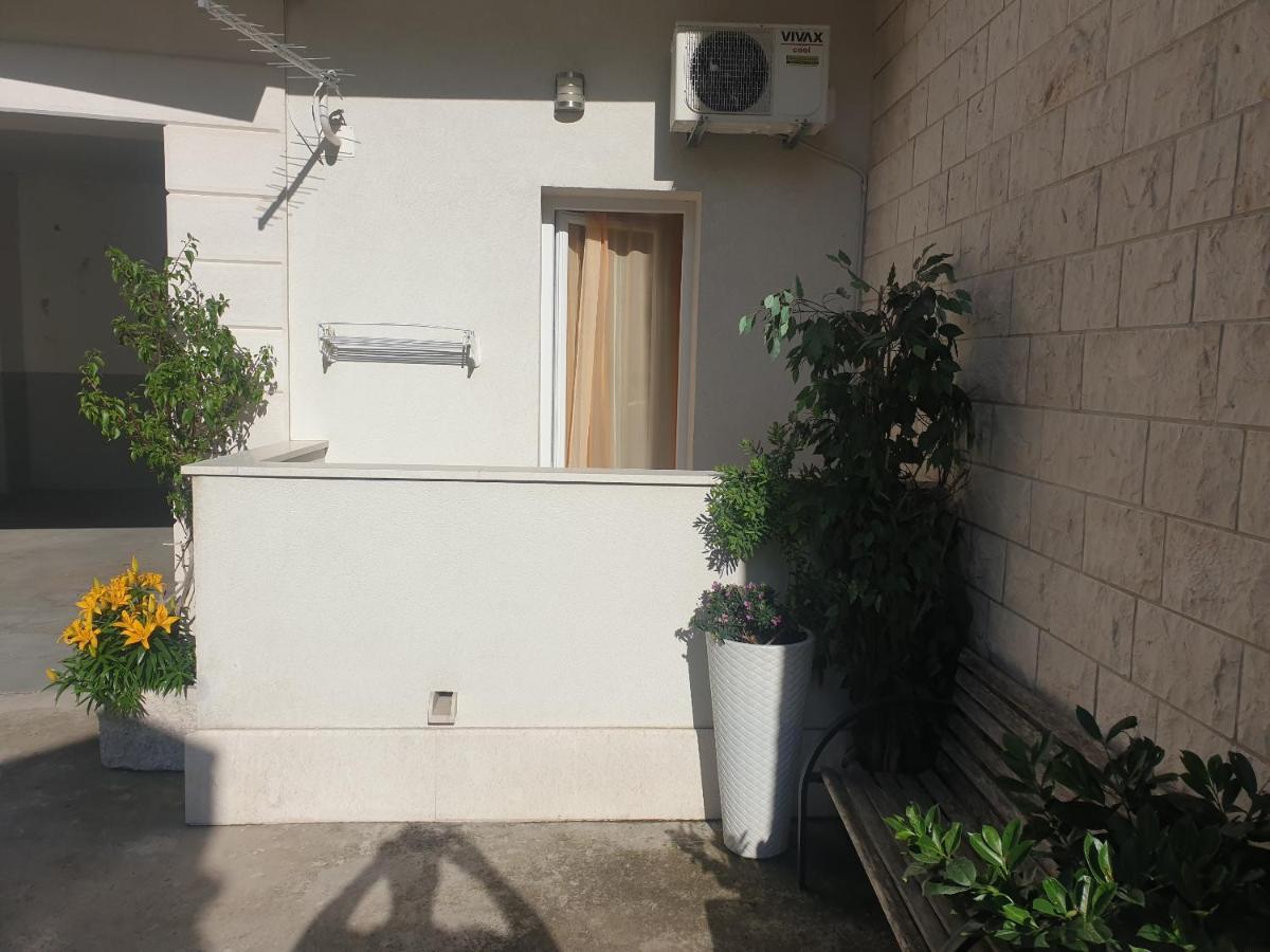 Villa Vujcic Makarska Exteriör bild